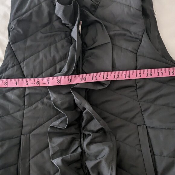 Tracy black puffer vest with ruffled collar - Picture 3 of 6